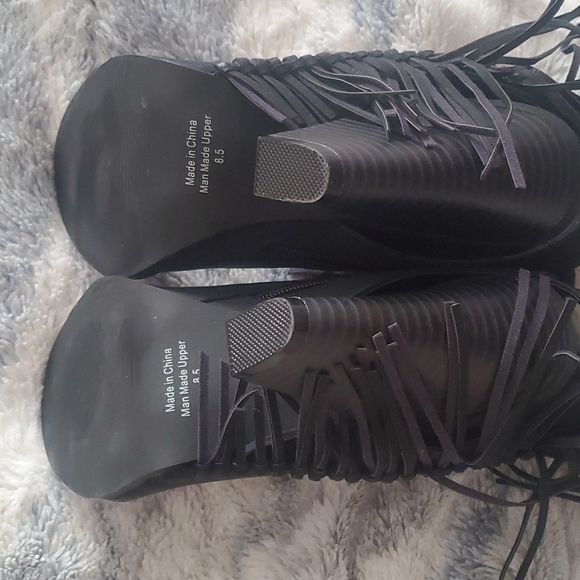 Cathy Jean Black Frindge Bootsies - Picture 5 of 11